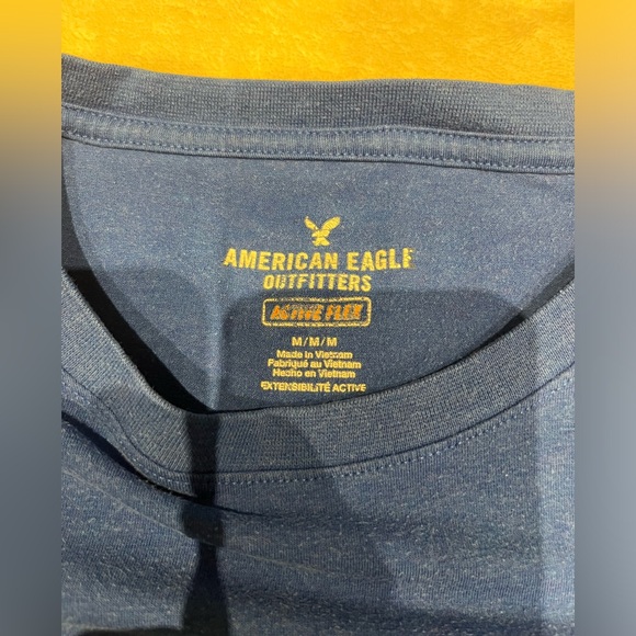 American Eagle t-shirt - Picture 2 of 2